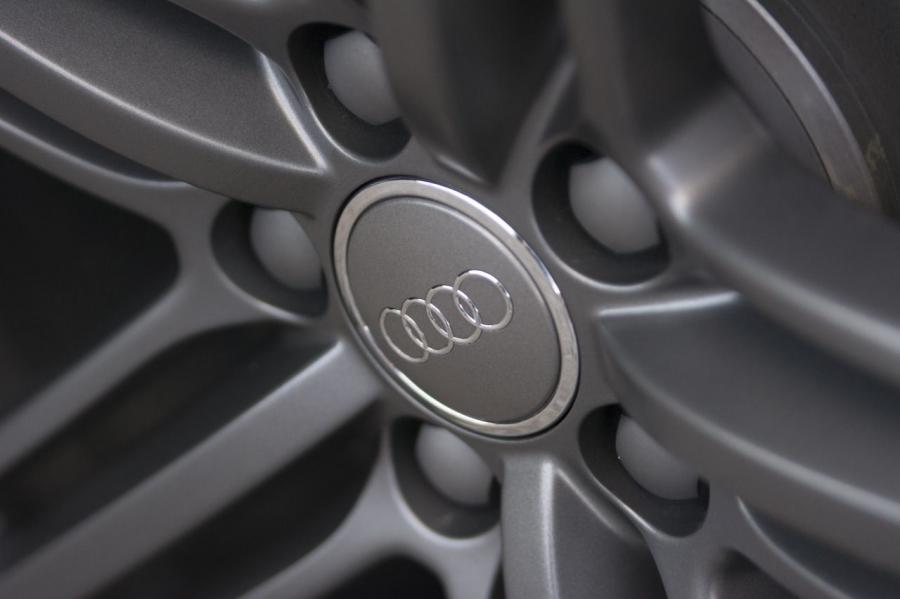 Колеса Audi Q5 TDI Quattro (8R) 2013 года  (NA) (фото 7 из 33)